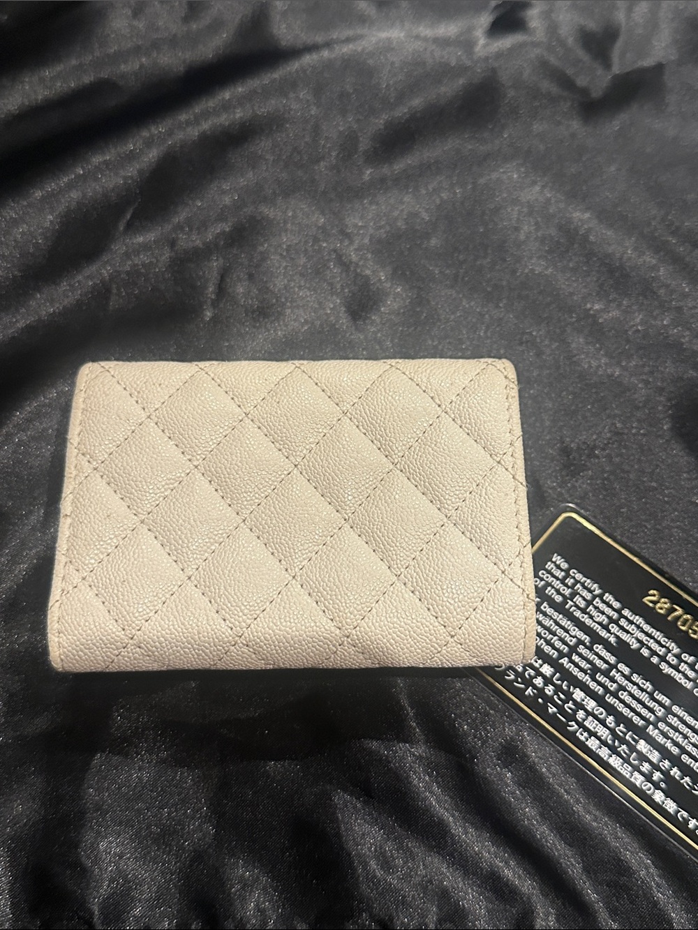 🌺Authentic CHANEL Cream Quilted CC Snap Compact Wallet-Gold Hardware - Picture 16 of 16